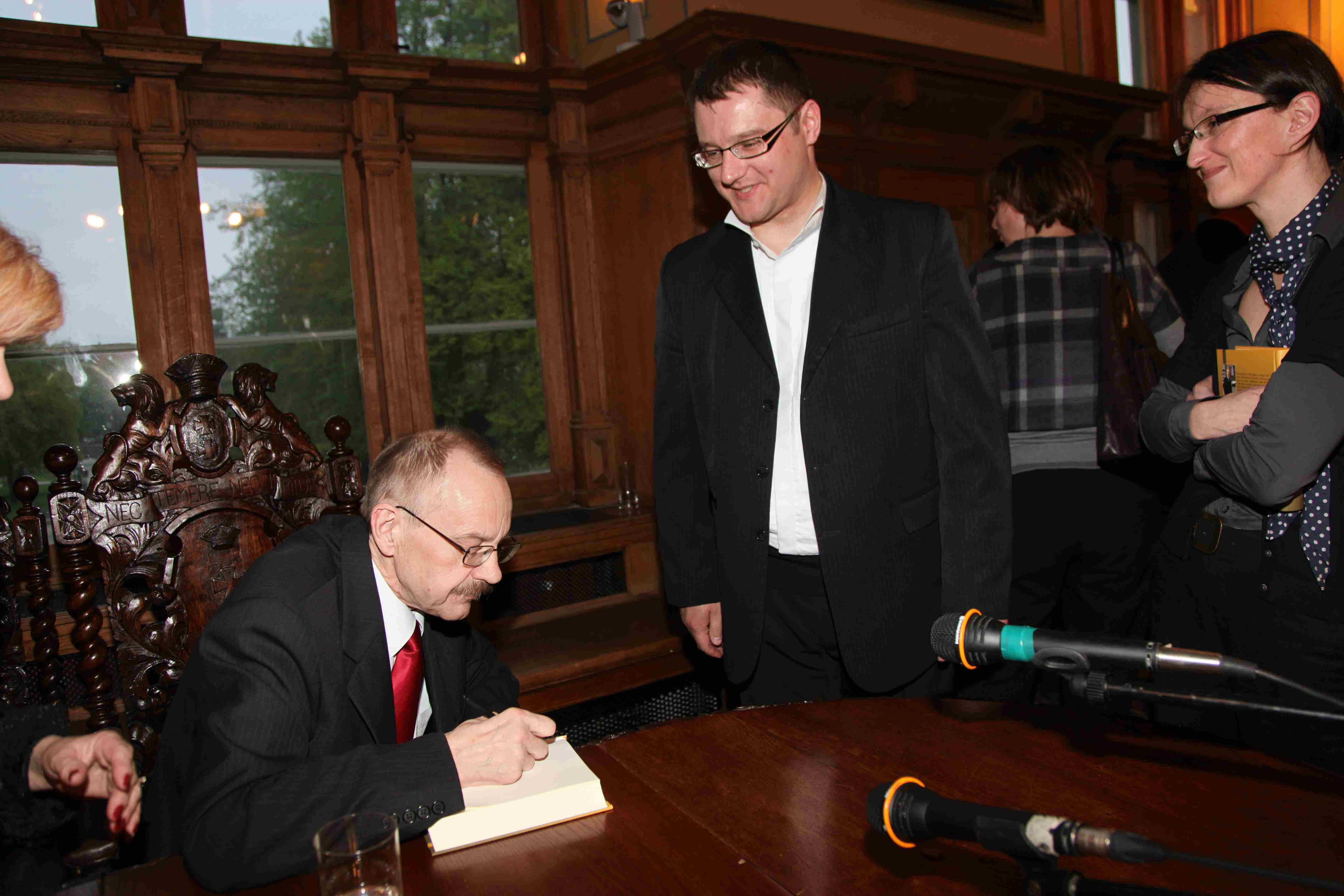 Prof. Synak w Żukowie. Swojsko 