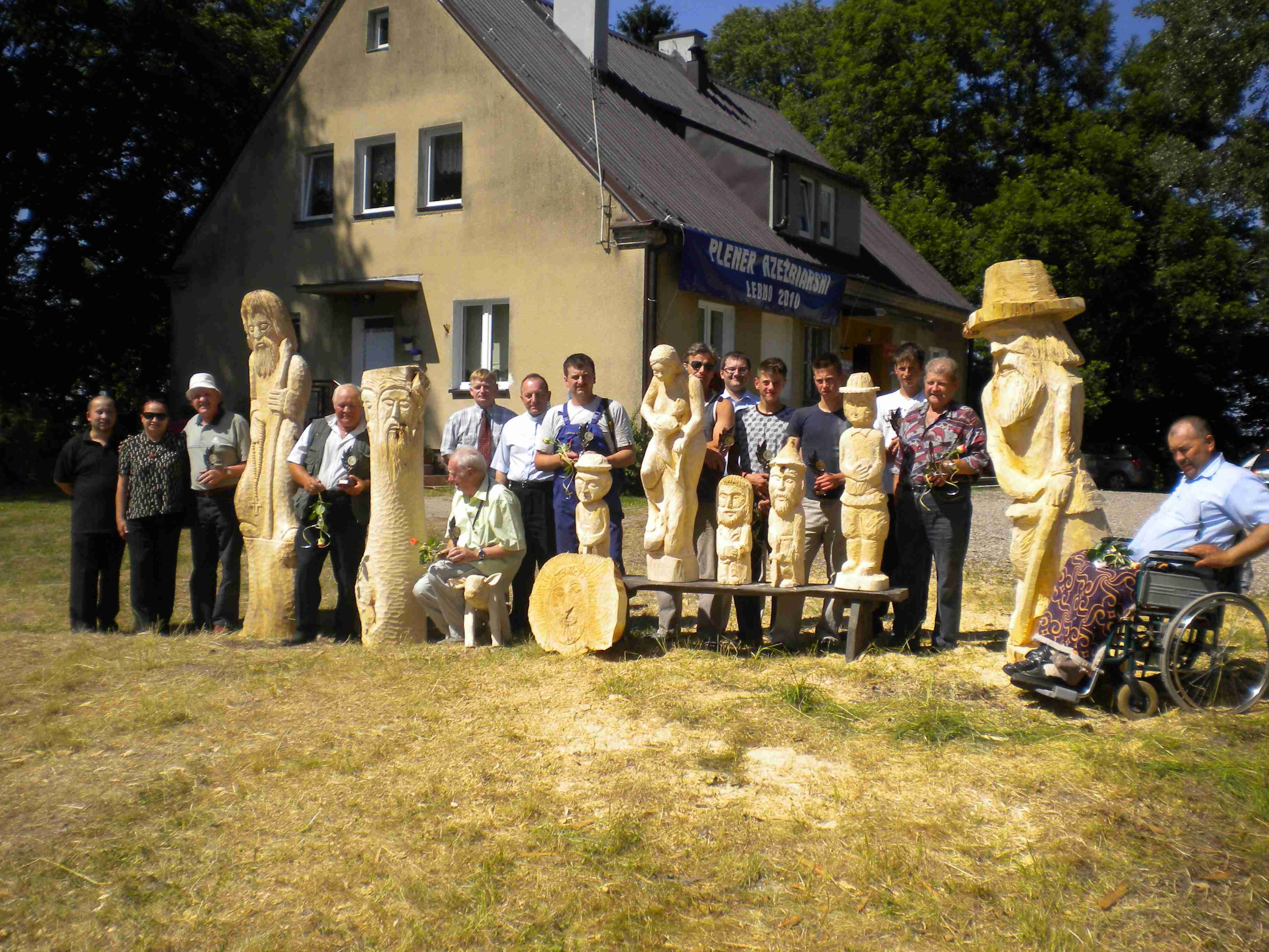 W Łebnie. Plener rzeźbiarski