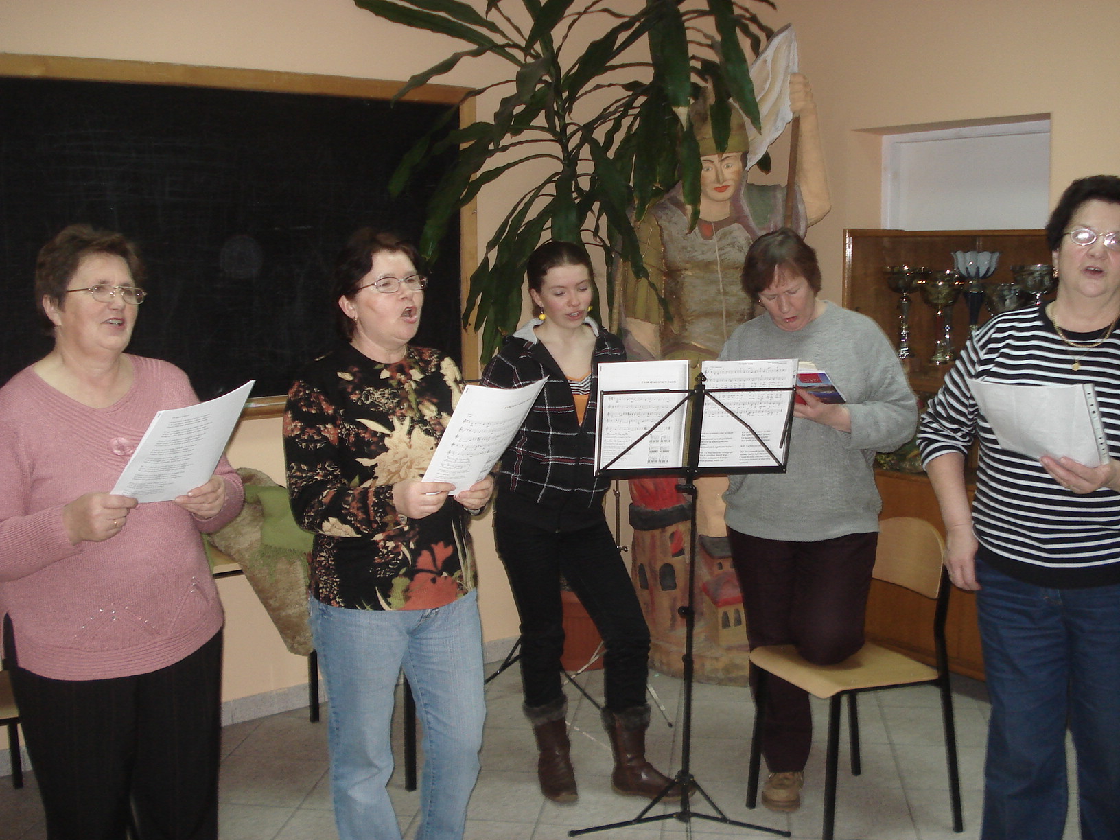 „Kaszubki” ćwiczą pieśni pasyjne. Chwaszczyno