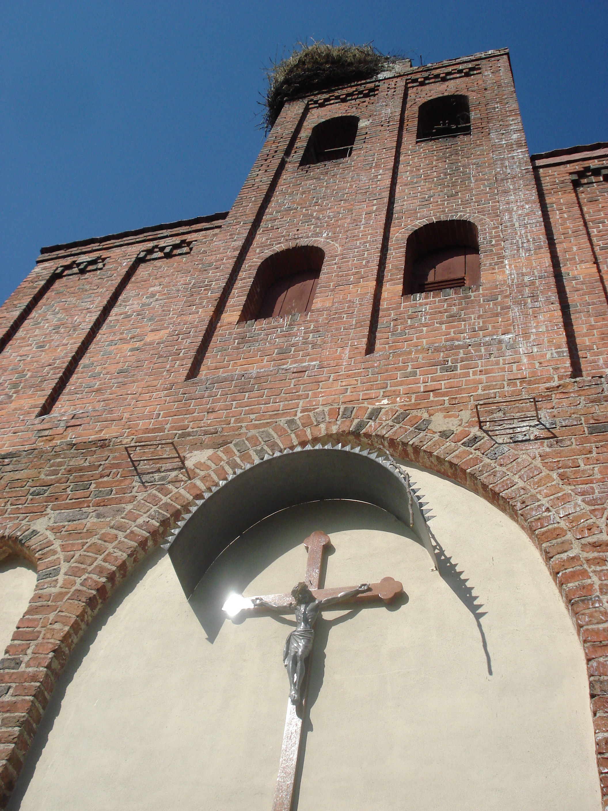 Kościół pod bocianim gniazdem. Kaszëbi w Matarni